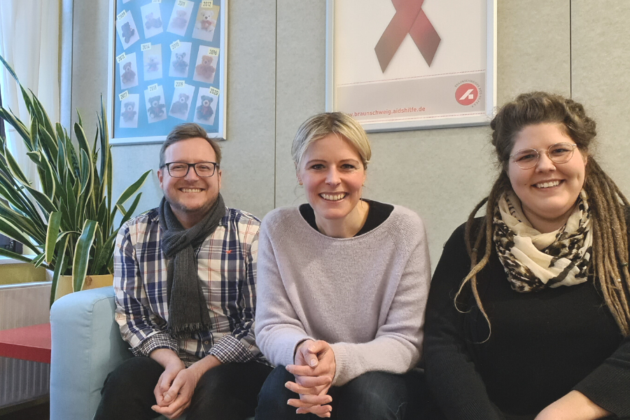 Julia Retzaff besucht die Braunschweiger AIDS-Hilfe