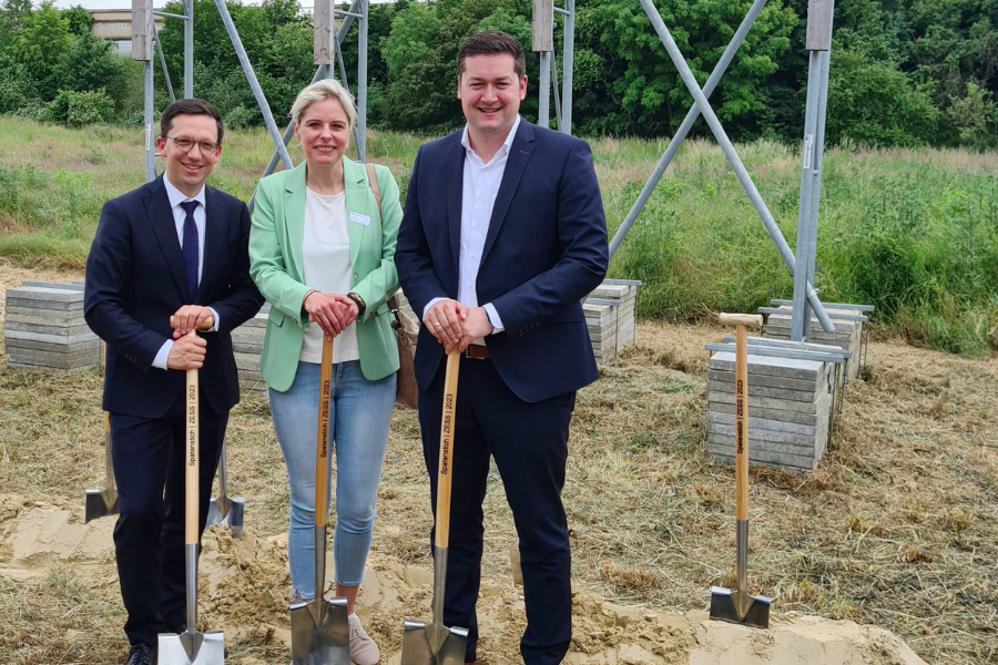 Spatenstich für das Fraunhofer-Zentrum für Energiespeicher (ZESS) am Braunschweiger Flughafen Julia Retzlaff spd